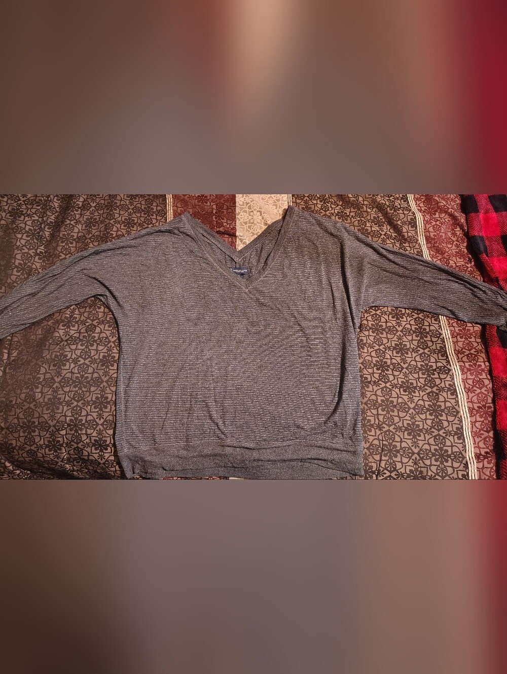 American Eagle Outfitters Heather Gray V-Neck Long Sleeve